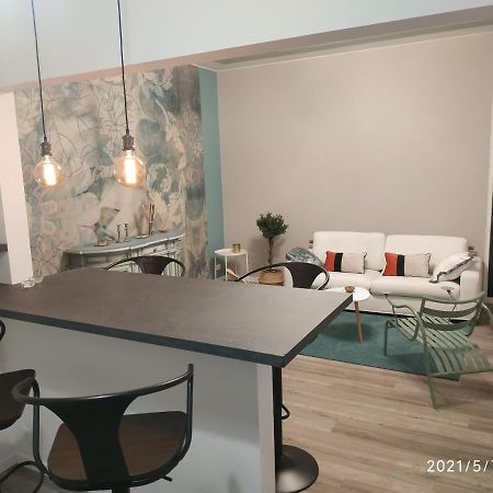 Aurora Flowers - Two Rooms And Free Parking Near Center And Train Station Модена Екстериор снимка
