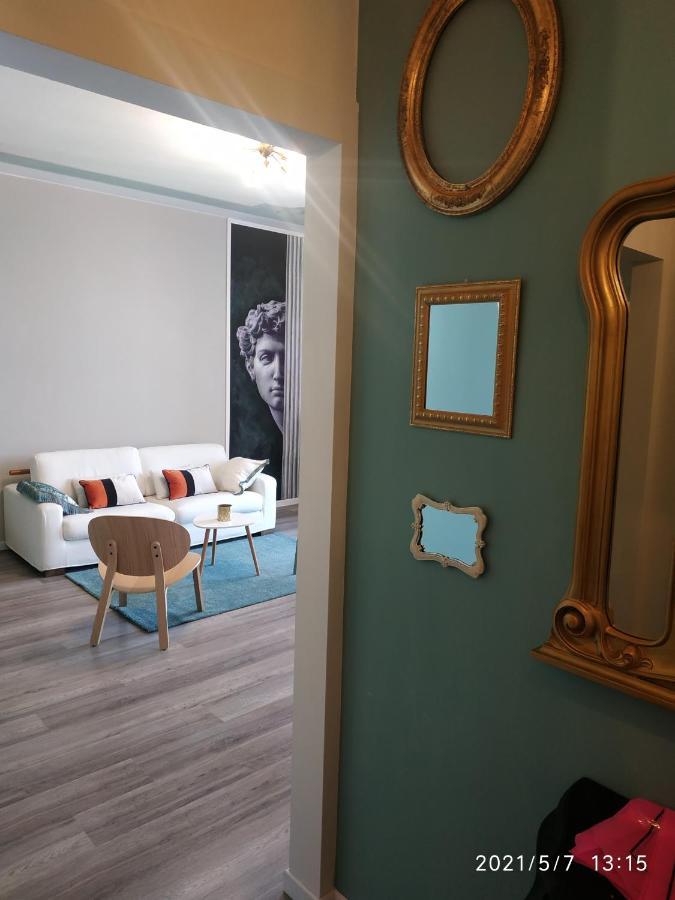 Aurora Flowers - Two Rooms And Free Parking Near Center And Train Station Модена Екстериор снимка