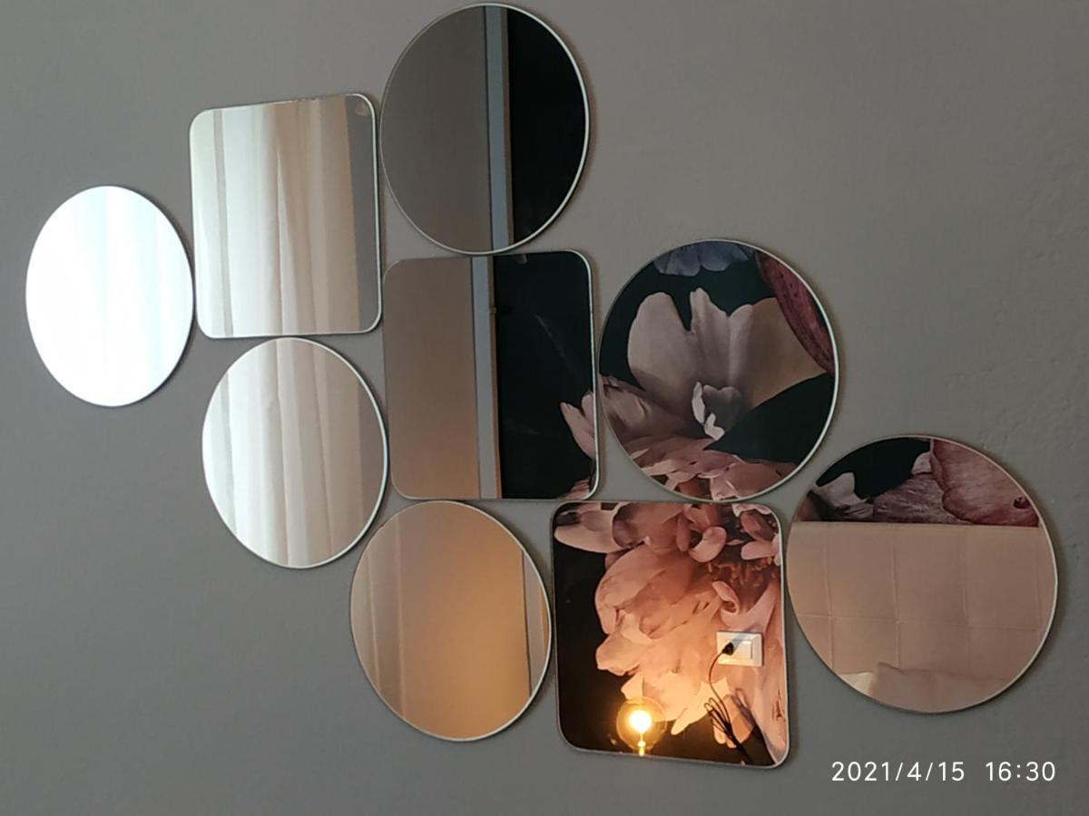 Aurora Flowers - Two Rooms And Free Parking Near Center And Train Station Модена Екстериор снимка