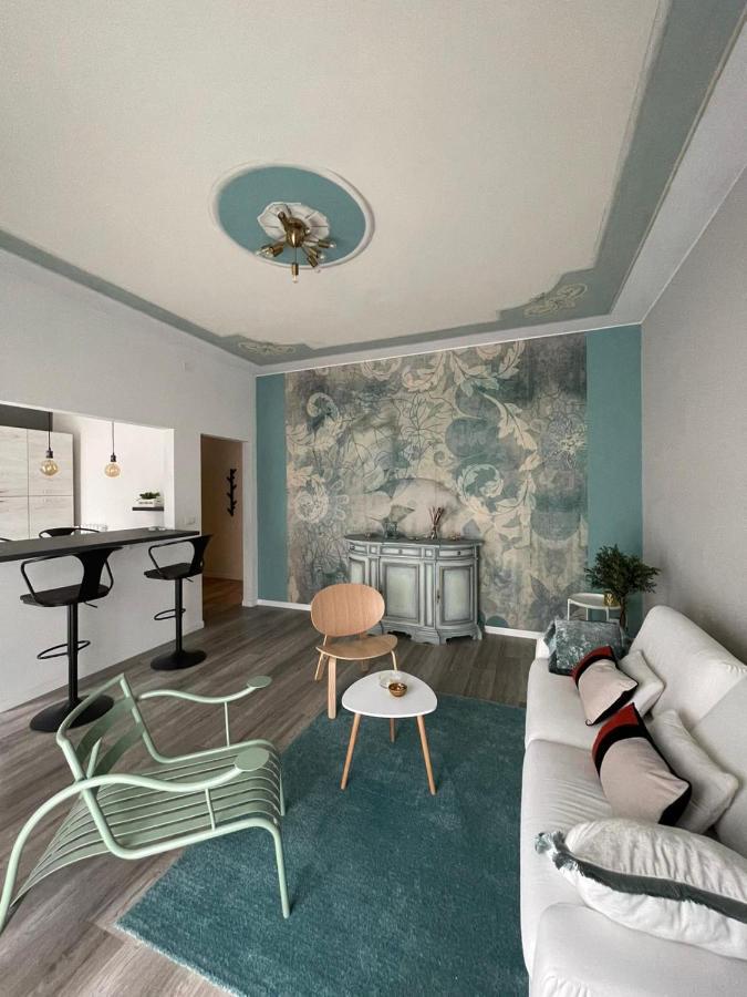 Aurora Flowers - Two Rooms And Free Parking Near Center And Train Station Модена Екстериор снимка