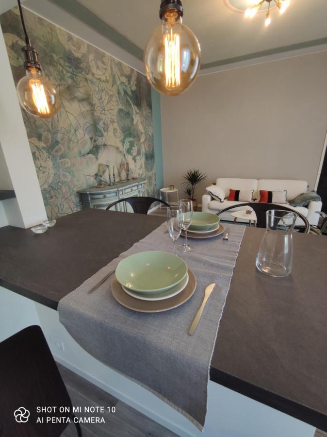 Aurora Flowers - Two Rooms And Free Parking Near Center And Train Station Модена Екстериор снимка