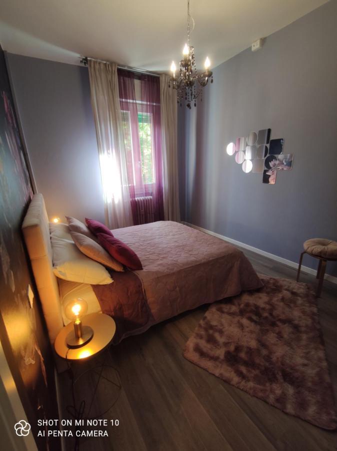 Aurora Flowers - Two Rooms And Free Parking Near Center And Train Station Модена Екстериор снимка