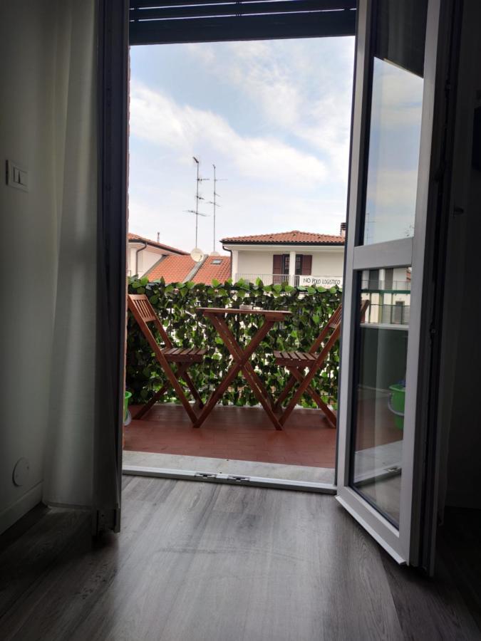 Aurora Flowers - Two Rooms And Free Parking Near Center And Train Station Модена Екстериор снимка