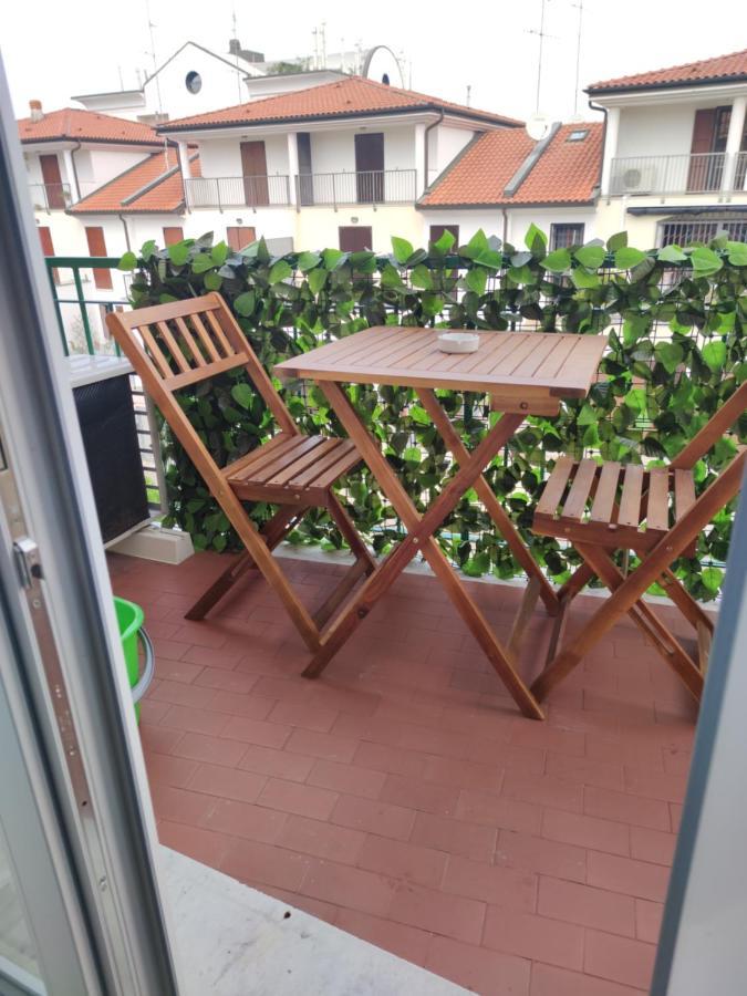 Aurora Flowers - Two Rooms And Free Parking Near Center And Train Station Модена Екстериор снимка